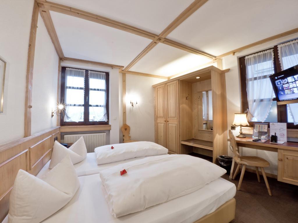 Hotel Gruener Baum Würzburg Kamer foto