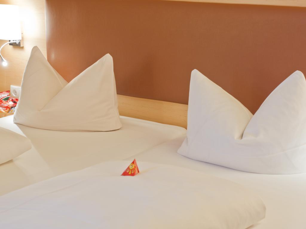 Hotel Gruener Baum Würzburg Kamer foto